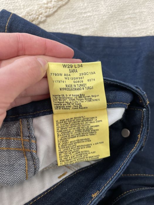 Blugi dama evazati, Wrangler