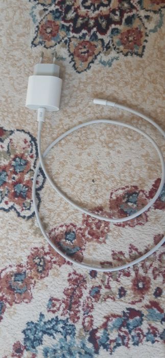 Продам зарядку оригинал