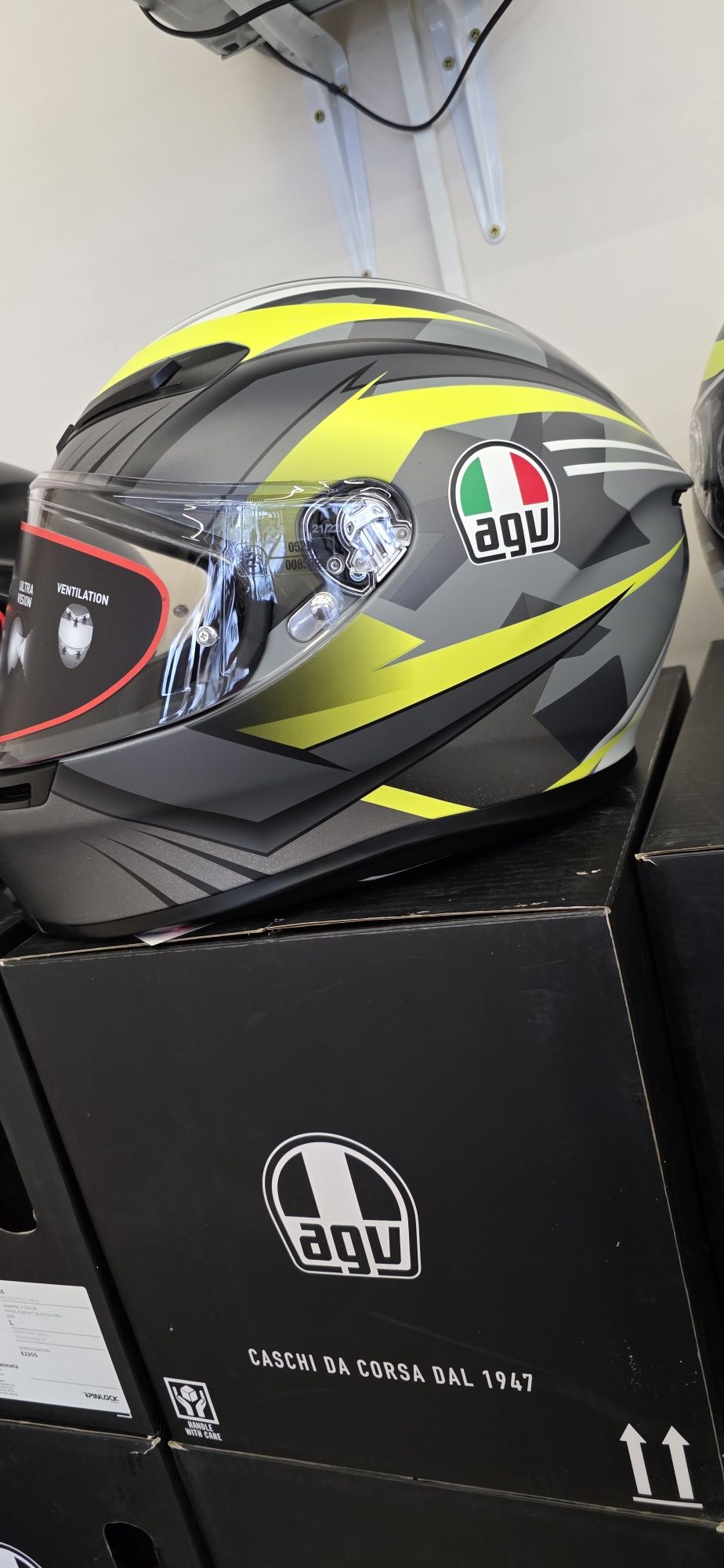 Мото каска AGV K6