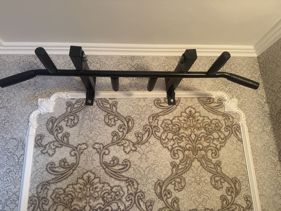 Турник настену  мягкий метал