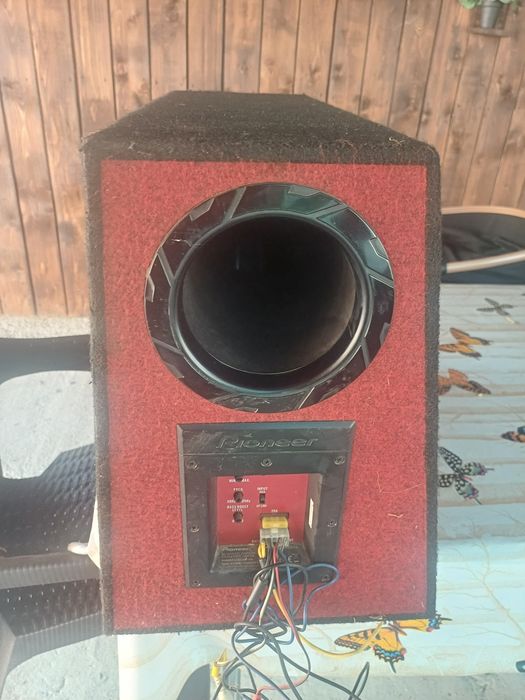 Vând subwoofer auto