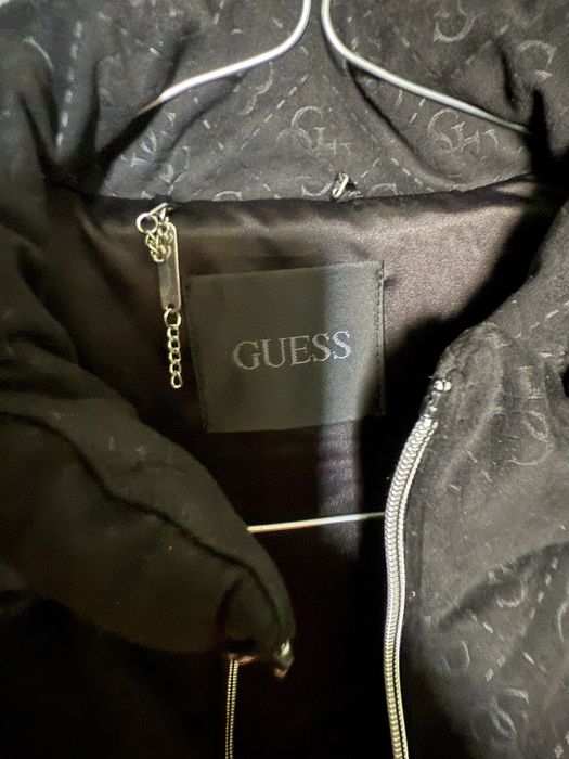 Vesta Guess originala neagra masura M. Cumparata recent si nepurtata