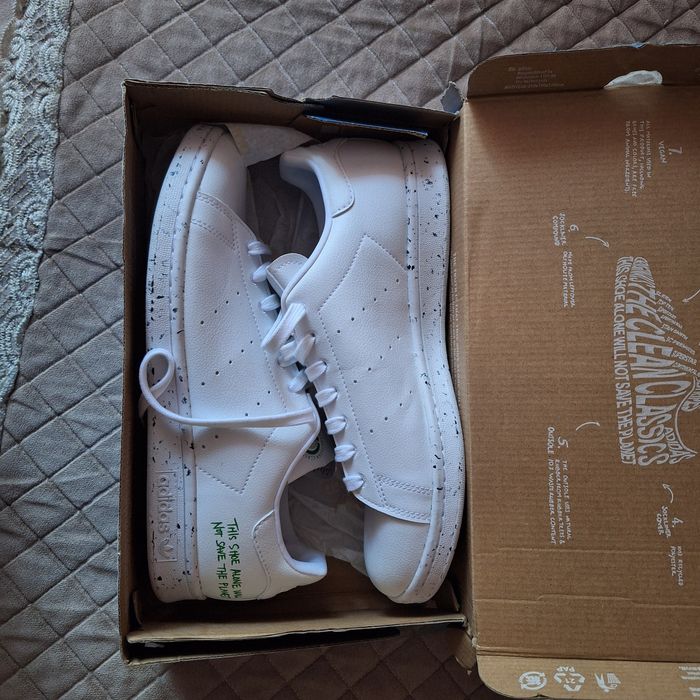 Продам фирменные кроссовки адидас мужские  новые