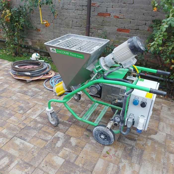 Vând pompa tencuiala glet si sapa la 220v