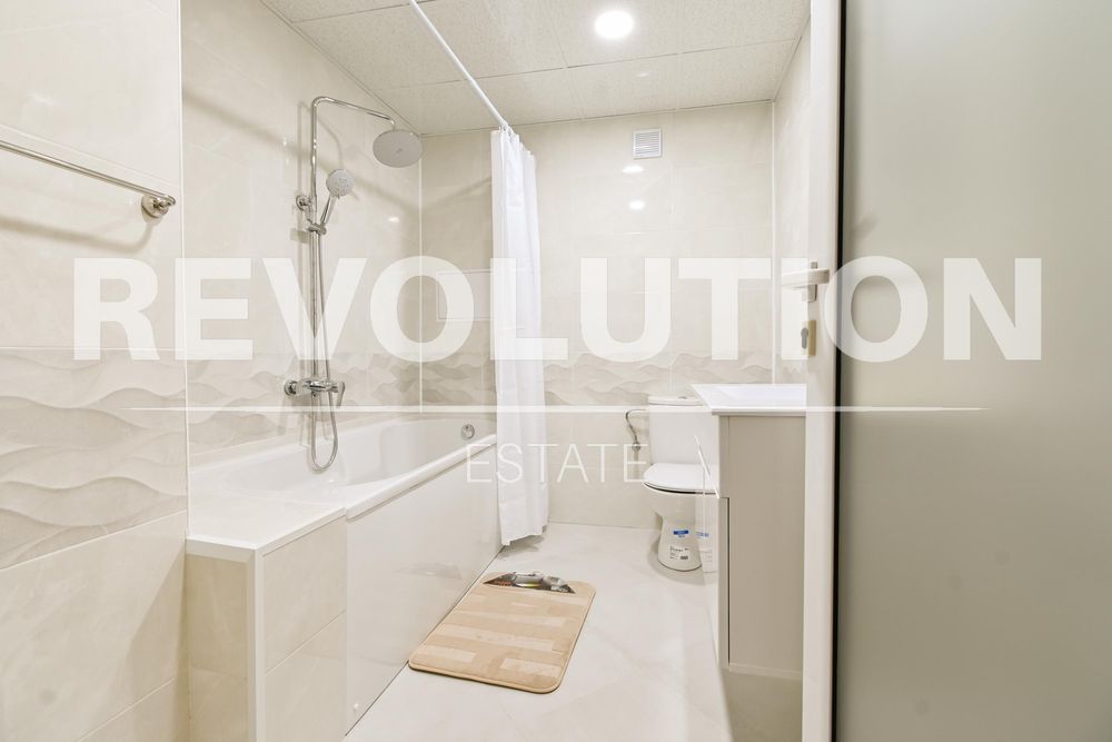 Дава се под наем Тристаен апартамент в София, Център - 108 кв.м за 1200 € - Снимка #7