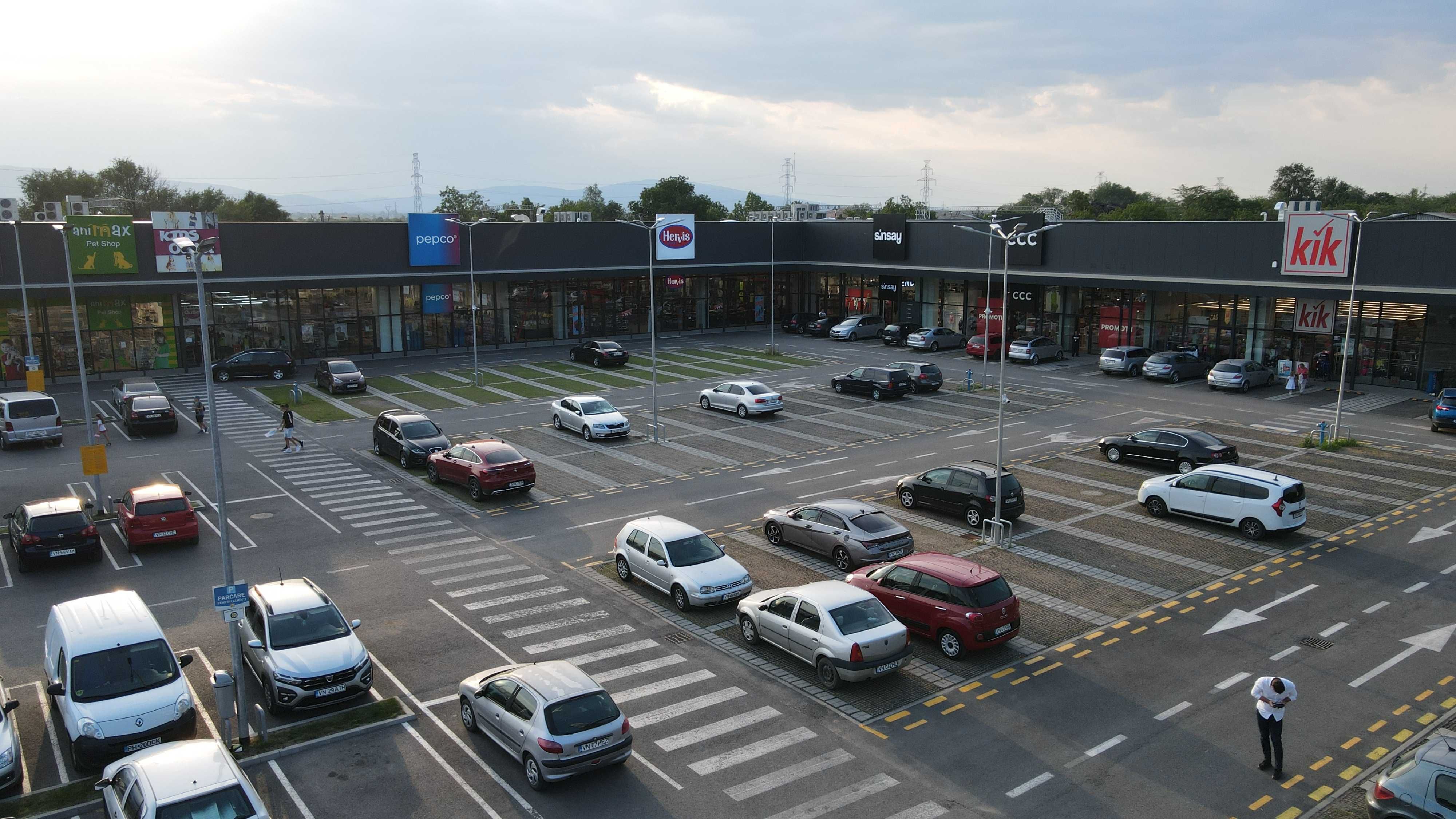 Inchiriem spatiu comercial 165 mp Funshop Park Focsani,Vrancea