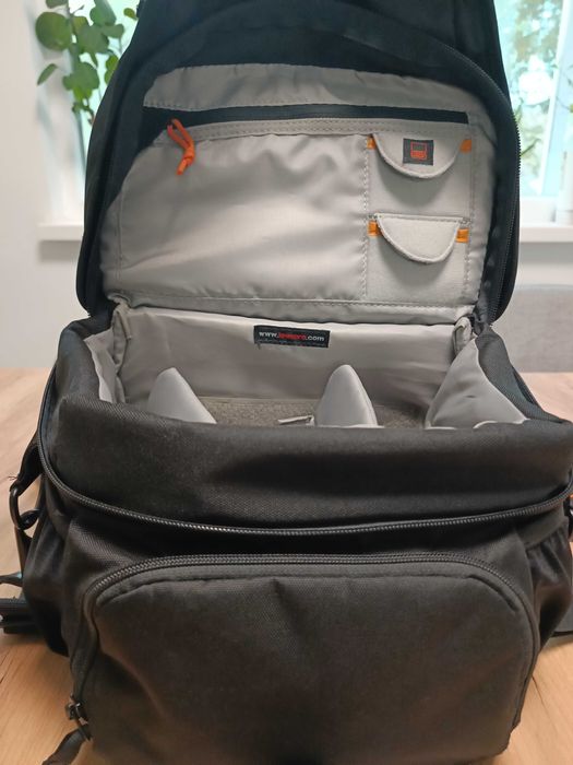 Чанта за фотоапарат Lowepro Nova 180 AW