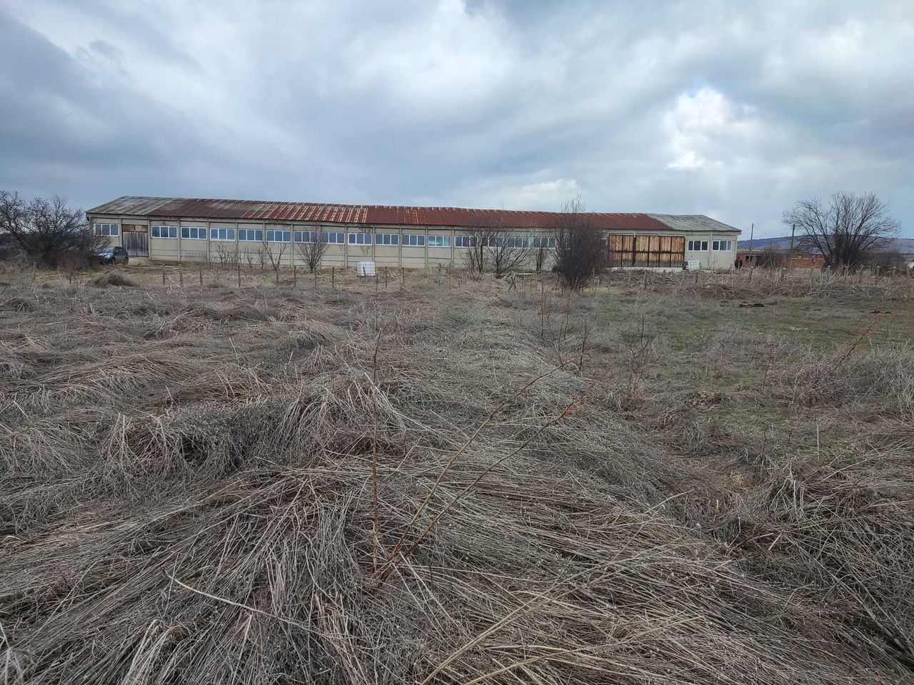 Дава се под наем Промишлена сграда в с. Богьовци, Област София-област - 1000 кв.м за 2800 € - Снимка #20