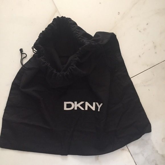 Черна чанта  DKNY естествена кожа