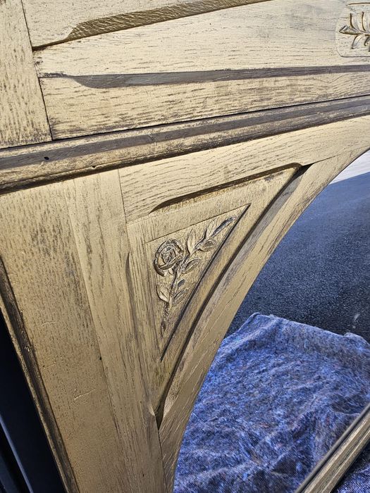 Голямо старинно огледало