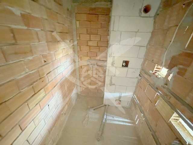 Продава се Тристаен апартамент в Бургас, Меден рудник - зона Б - 102 кв.м за 932 €/кв.м - Снимка #2