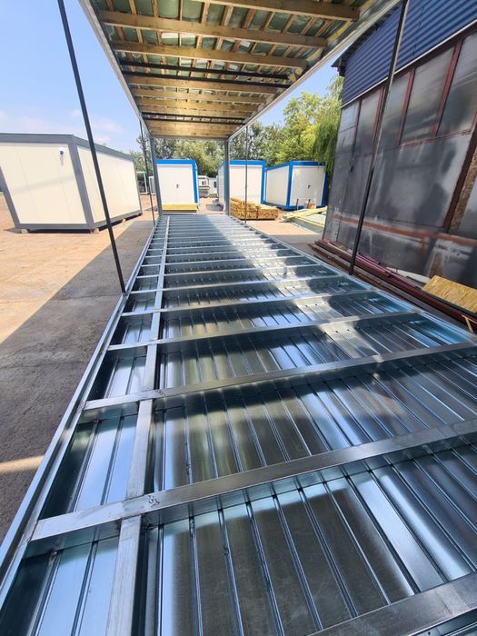 Vand containere modulare sanitare vitrina riflaje de lemn