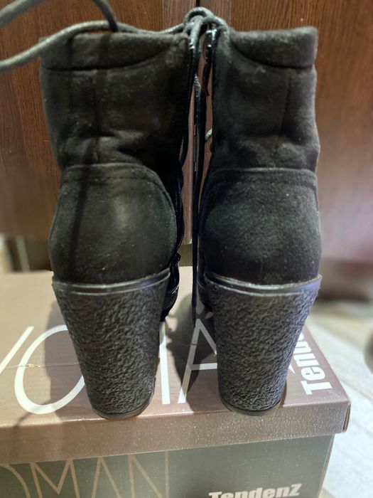 Дамски боти на ток