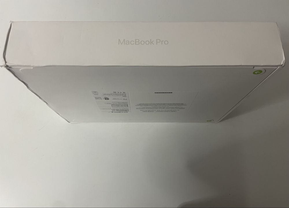 Apple MacBook Pro 14.2”, M3 pro, memorie 18GB, SSD 512, NOU, sigilat