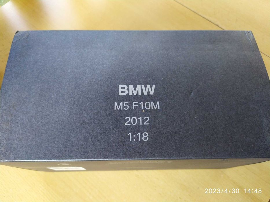 1:18 BMW M5 / F10 / - PARAGON