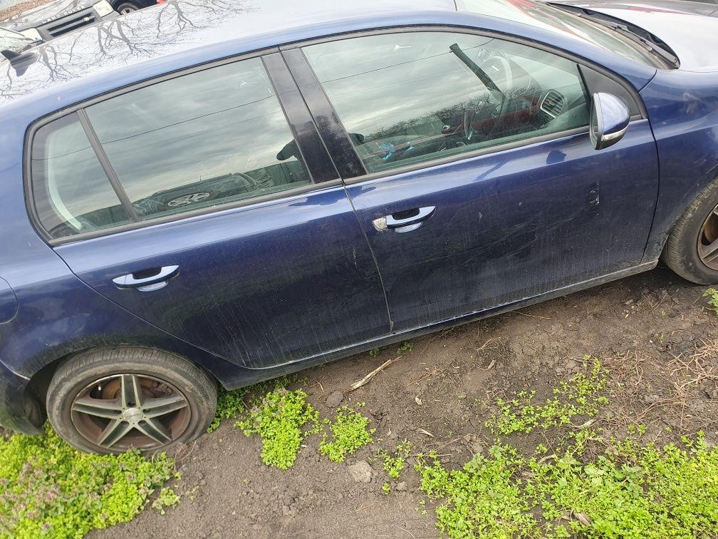 Dezmembrez vv golf 6 1.6 tdi CAY , cutie manuala , jante r16 , volan c