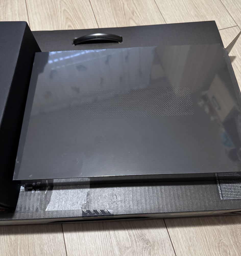 Asus ROG Zephyrus G16 Лаптоп Чисто Нов !