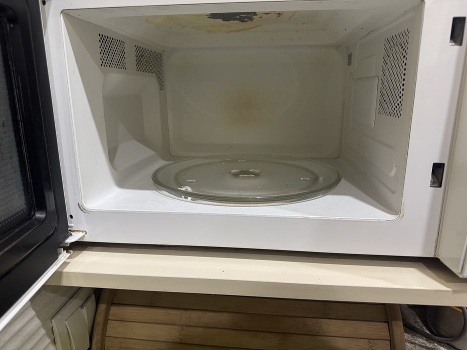 Микроволновка в хорошем состоянии