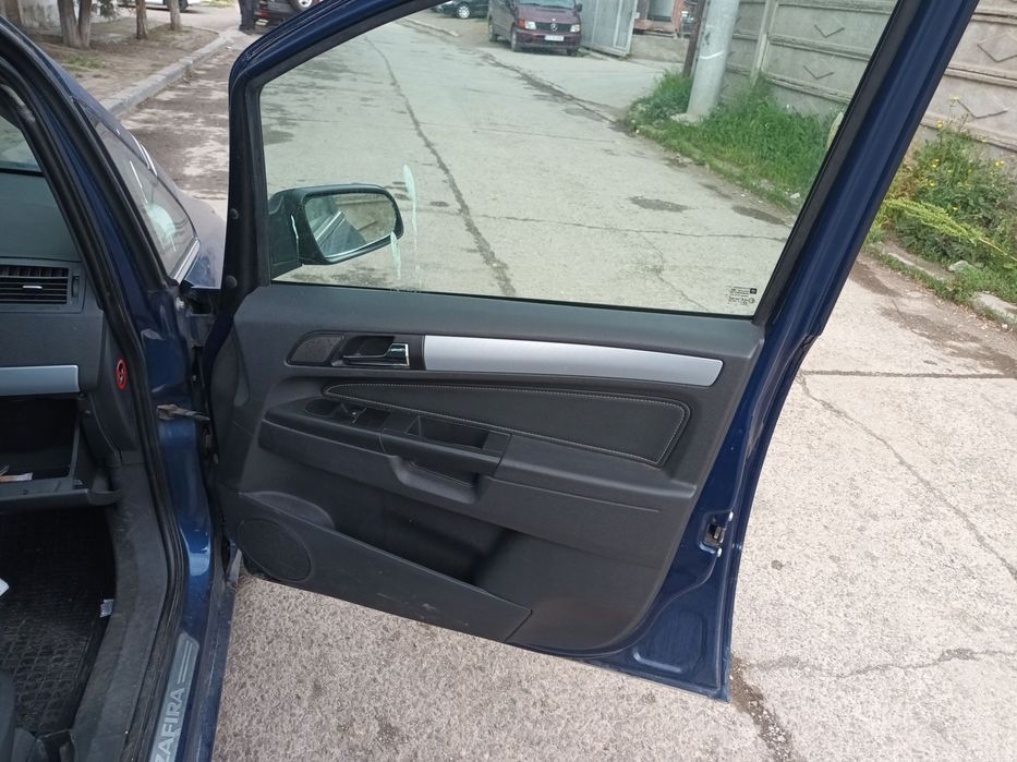 Dezmembrari  Opel ZAFIRA B  2005  > 0000 1.9 CDTI Motorina