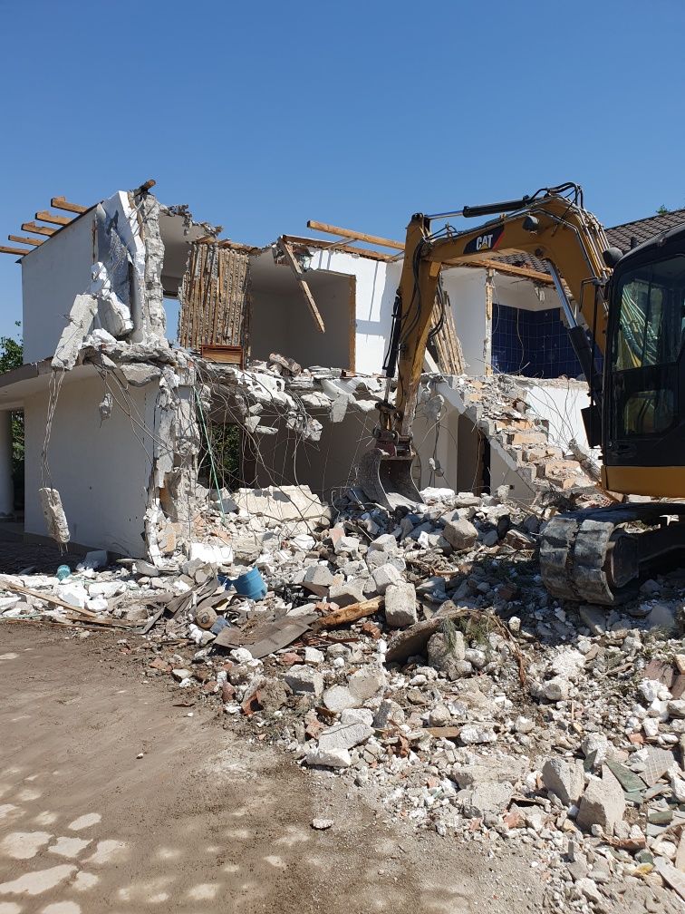 Închiriez excavator9t miniexcavator și miniincarcator  cilindru compac