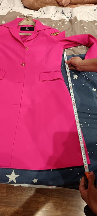 Продавам сако на Elizabeta Franchi