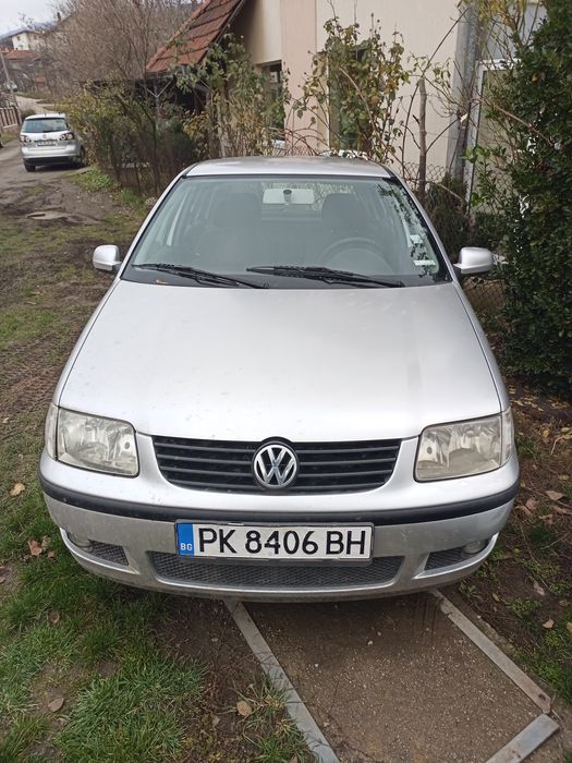 VW polo автомобил