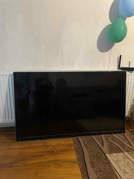 Smart телевизор Peaq 53"