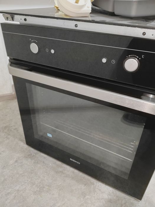 Продам духовку Веко в отличном состоянии