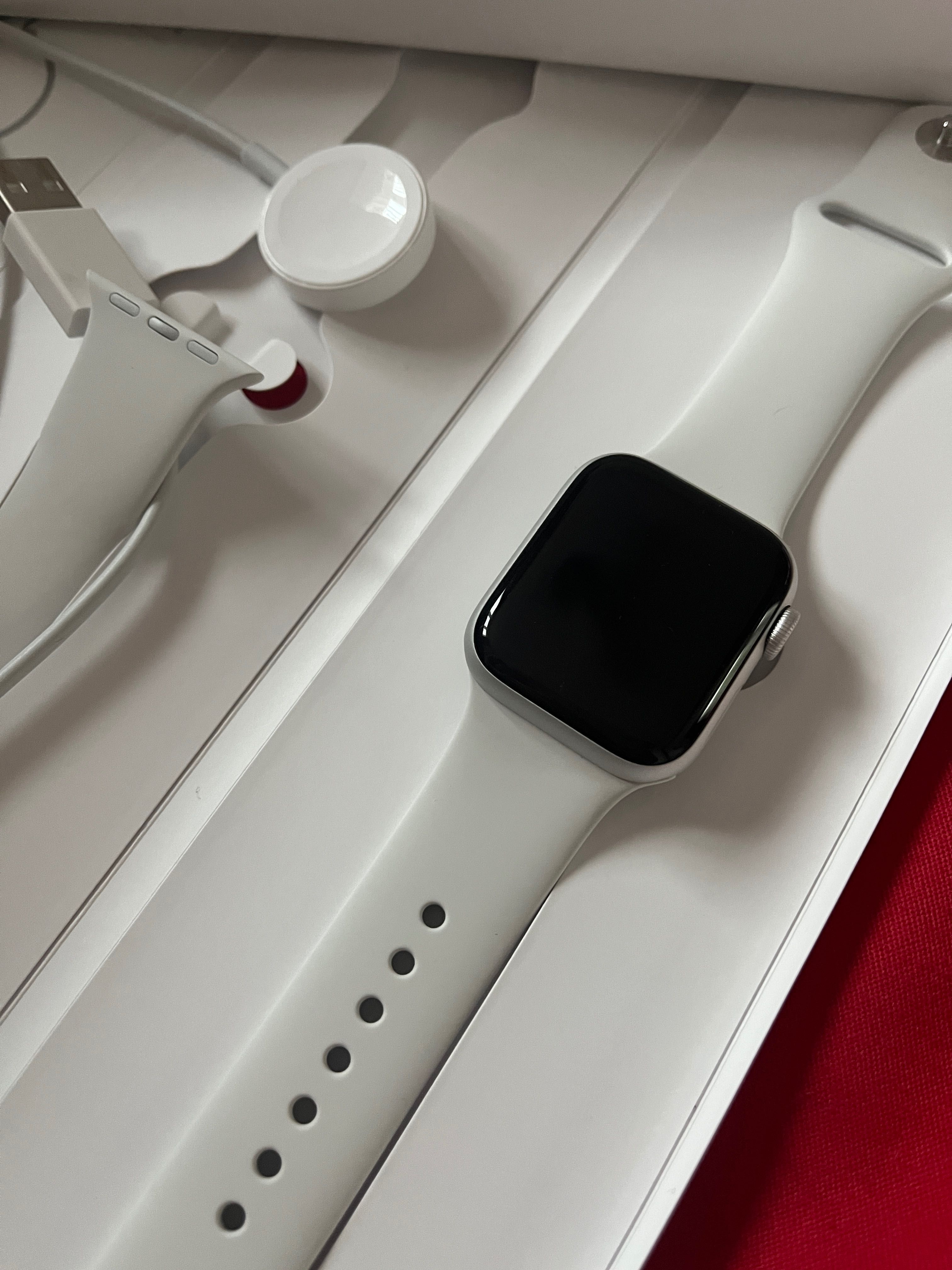 Apple watch seria 6 GPS, inca in garantie.