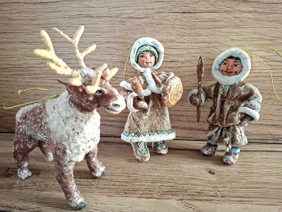 Эскимосы и северный олень - новогодняя композиция из ваты, на ёлочку