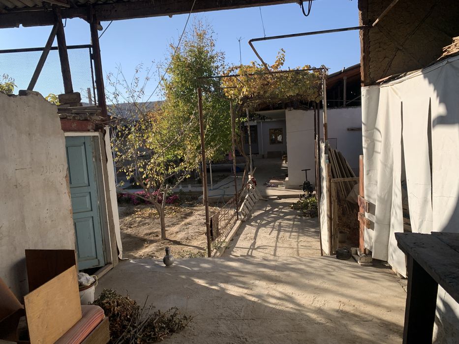 Ховли уй сотилади