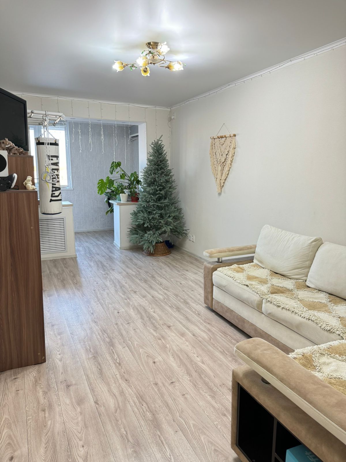Продам 3-х комн кв в 6 мкр 13 дом