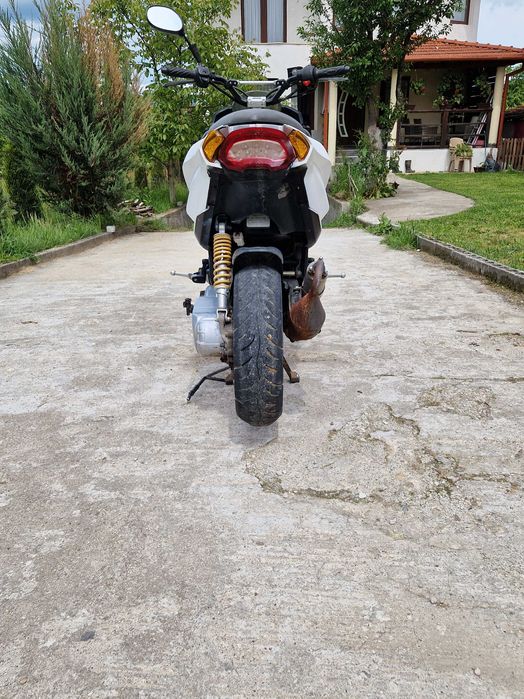 Scuter Benelli 49cc