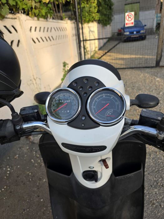 De Vanzare Piaggio Carnaby Cruiser 300