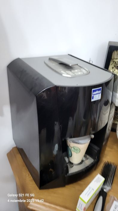 Expresor cu capsule Lavazza