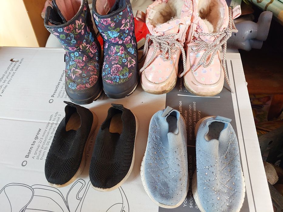 Продам детскую зим.обувь девочка