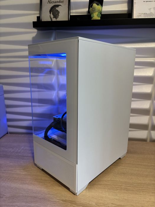 Бял геймърски компютър Ryzen 8 ядрен, RX480 8gb, 8ram, 512 ssd, 550W