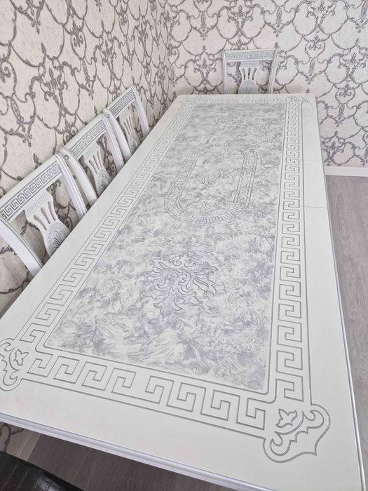 Стол продаю! состояние новая