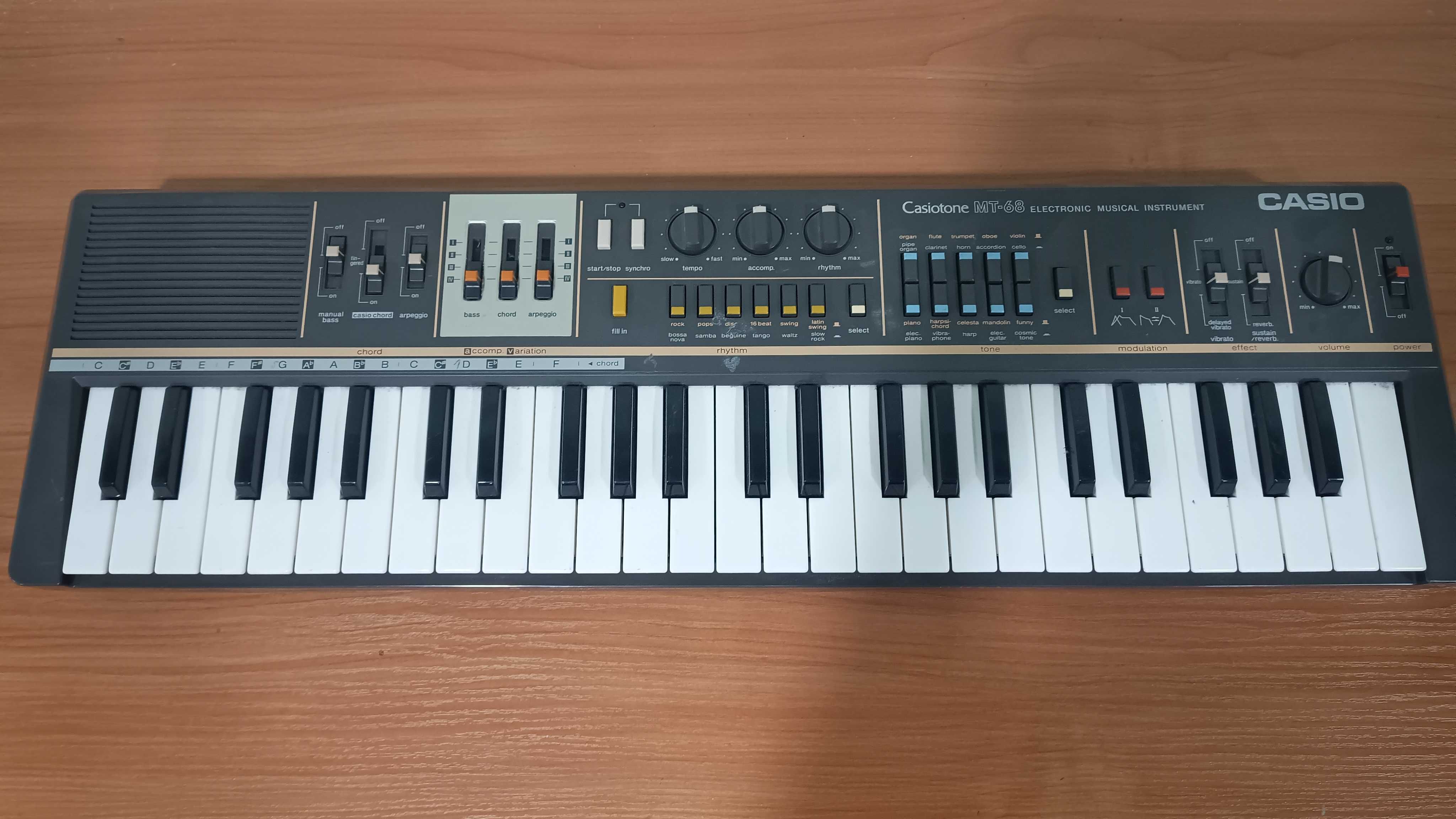 Синтезатор CASIO Casiotone MT-68