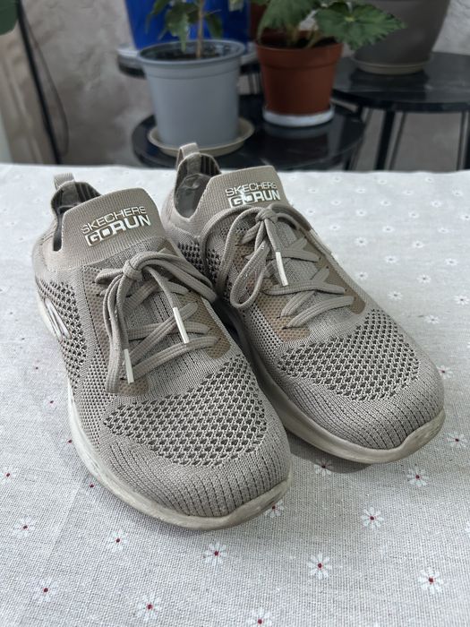 Продаются кроссовки