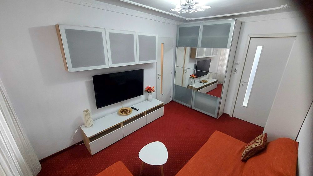 Inchiriez apartament 3 camere  - zona Sebastian