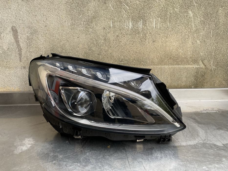 Far dreapta full led Mercedes Benz C Class W205 cu defect
