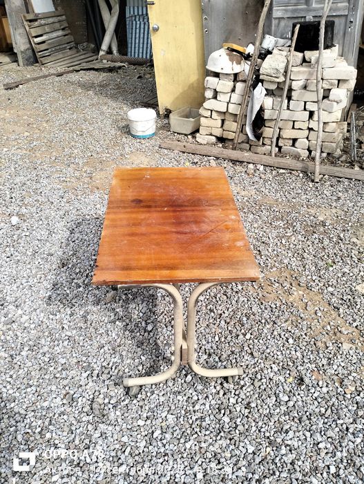 Продам журнальный столик