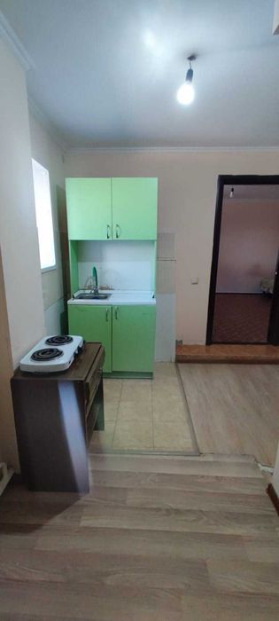 сдается благоустроенная комната 40 кв.м  в общежитии