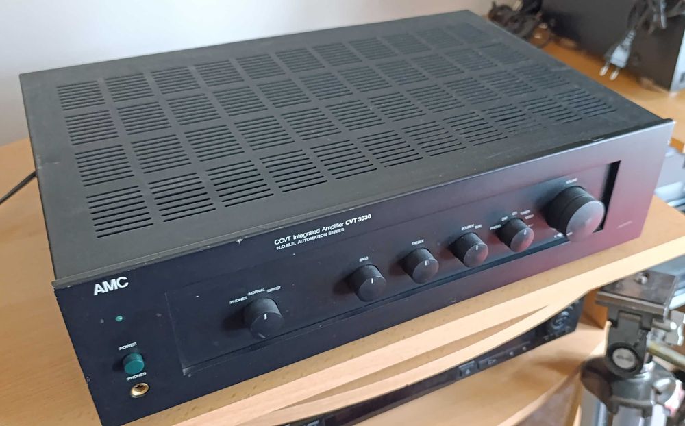 Amplificator hibrid AMC CVT 3030 final tuburi EL34 (NAD)