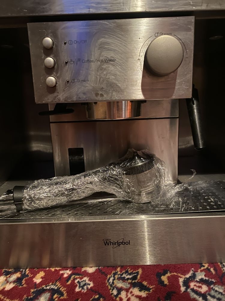Кафе машина за вграждане Whirlpool