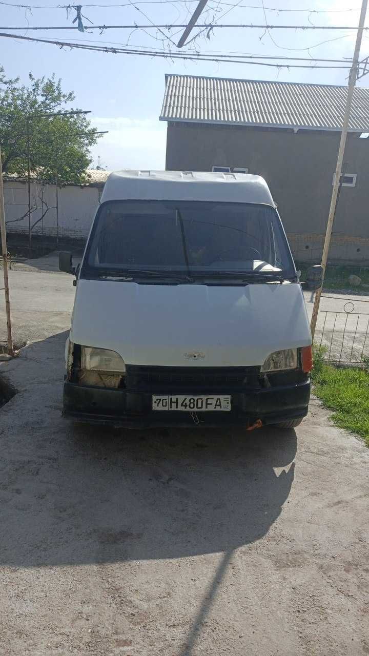 sotiladi FORD TRANSIT 1992-yil