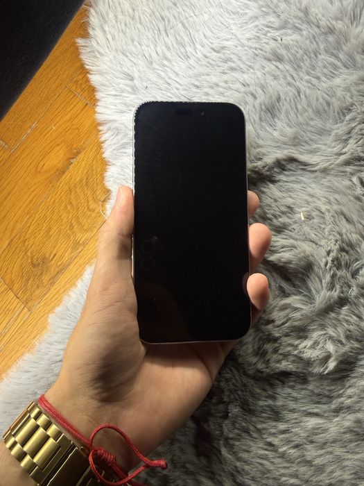 Продавам iPhone 15Pro 128GB Natural Titanium