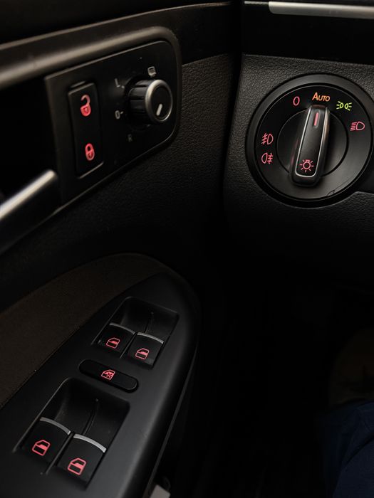 Volskwagen Touran 2.0, 2011,7 locuri