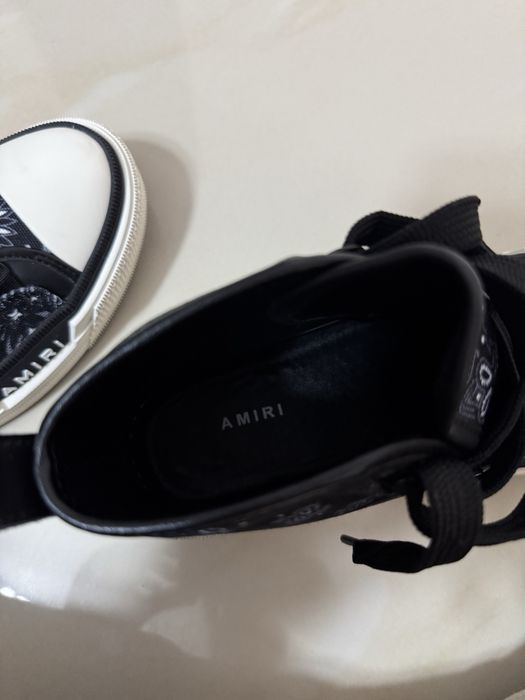 Adidasi Amiri Noi